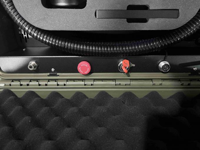 パルス 200w 300w スーツケースファイバーレーザークリーニングマシン 腐食除去マシン 6