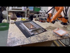 6 軸 ロボット 自動 100w スーツケース 携帯 ファイバー レーザー クリーニング マシン 防腐